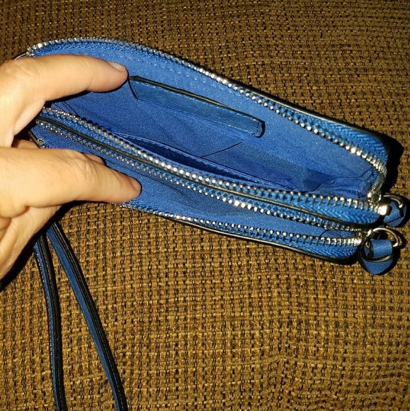 NWOT Free People Blue Vegan wristlet - Picture 2 of 3
